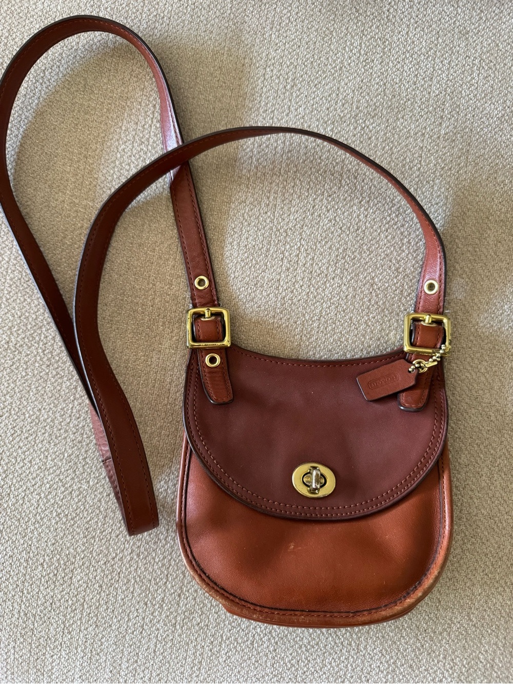 Vintage COACH Brown Leather Crossbody Bag with Turn-Lock Detail